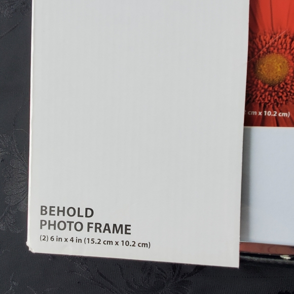 Umbra Behold Photo Frame Holds 2 6"x4" Photos Frame 14"x11" Silver New - Picture 2 of 6